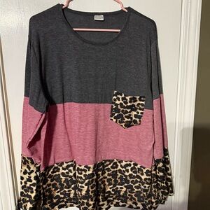 Women’s long sleeve pink and leopard top, size 2X